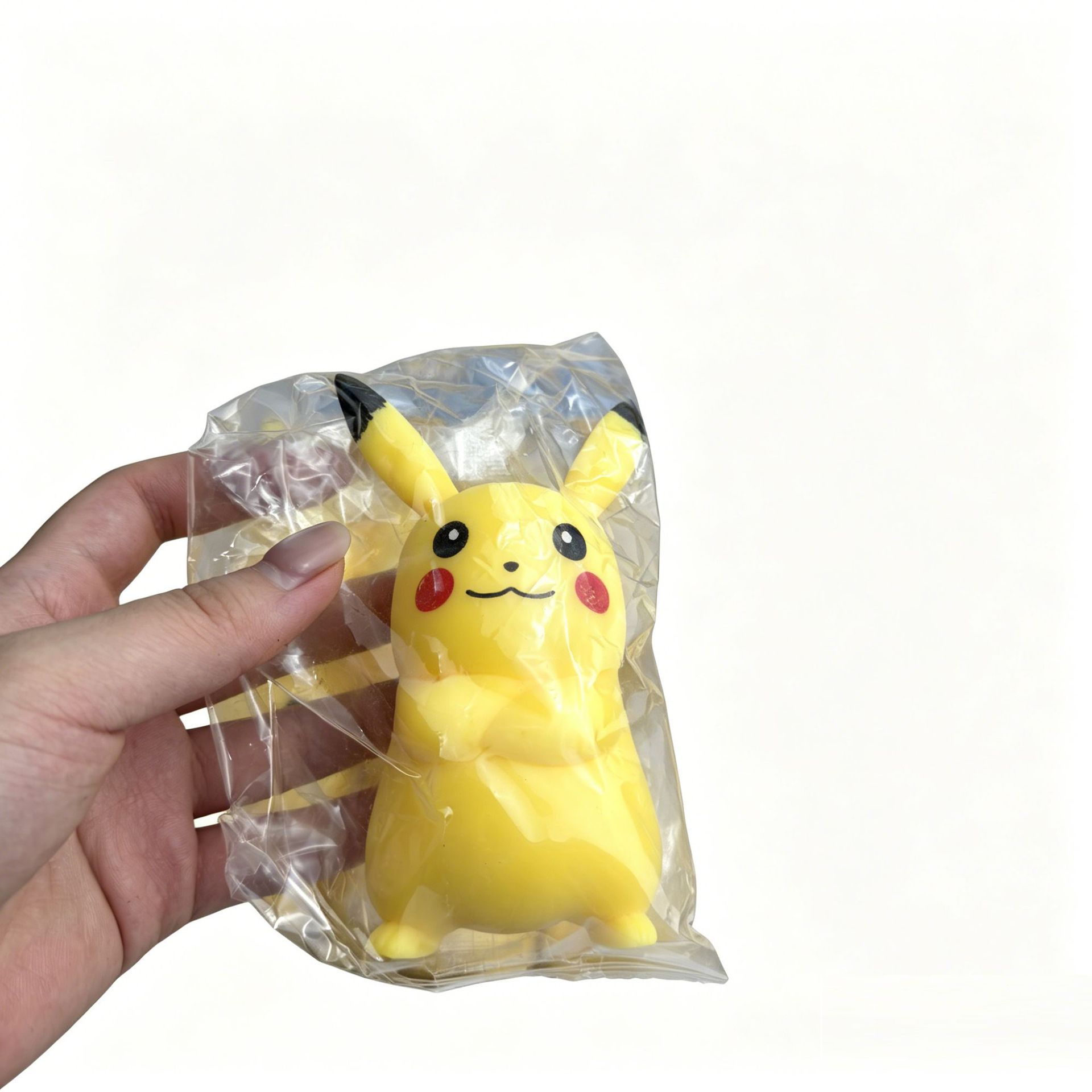 12個入り/フルケース TPR小麦粉入りピカチュウスクイーズ - Vinyl Figure Blank のレビューと価格